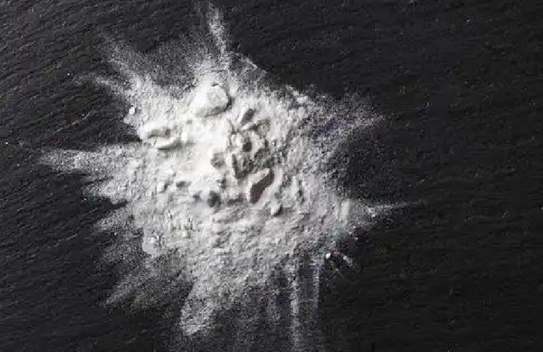 Zinc Stearate as a release helper for styrene and phenolic resins