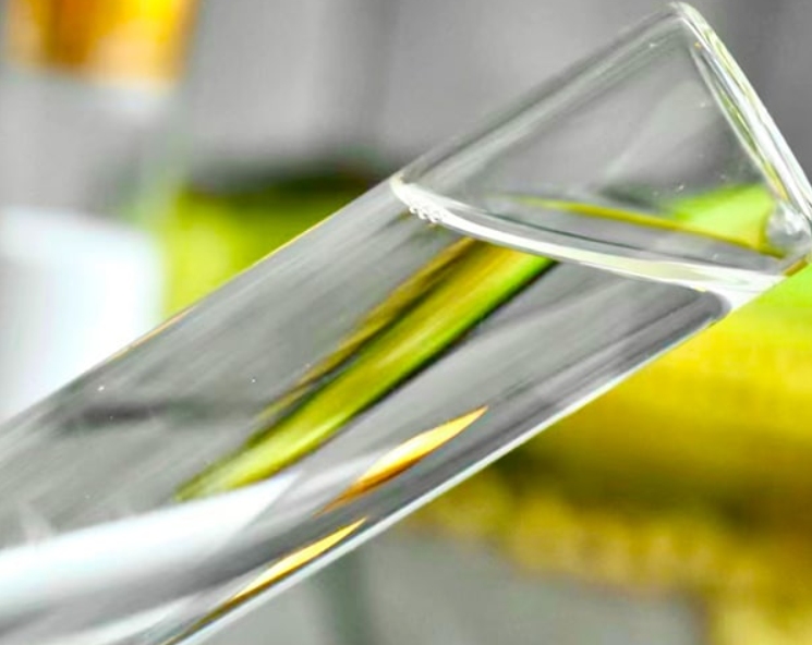 High-purity tributyrin feed additive with thermal stability